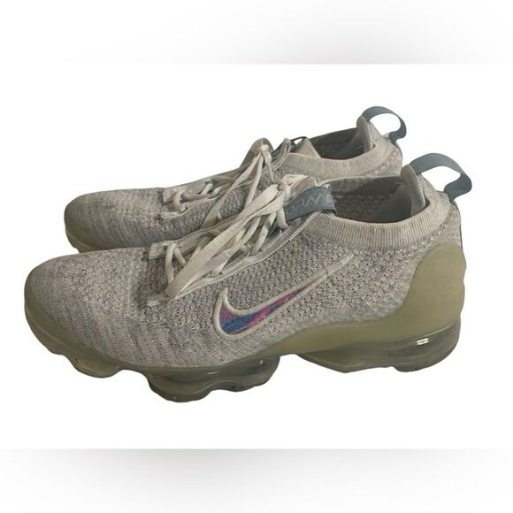 Nike Women's Air VaporMax Flyknit Gray White Shoes Size 6.5Y - Picture 1 of 16